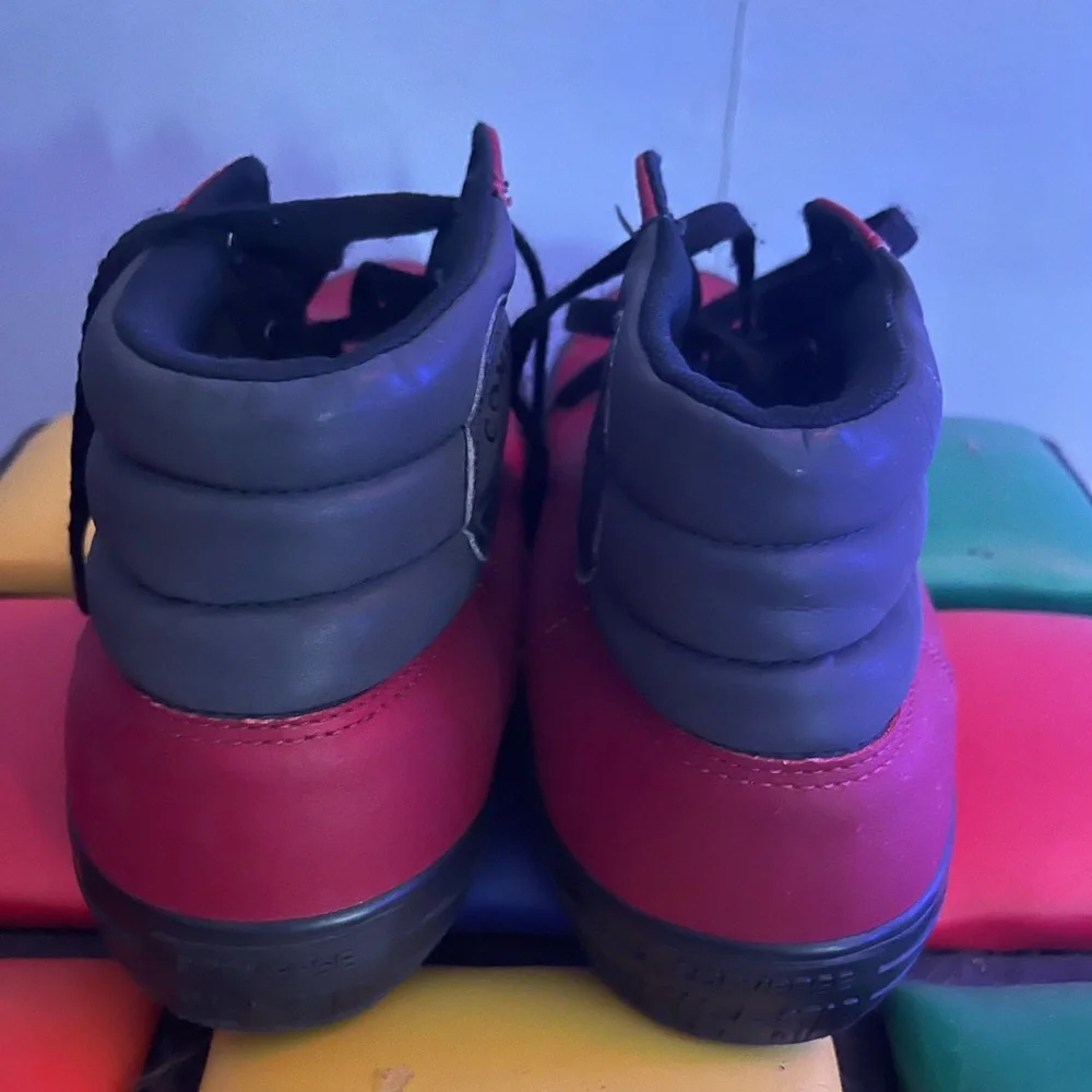 Converse Red High Top Pleather Men’s Size 9.5 - Picture 5 of 5